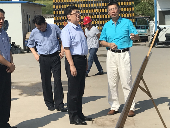 黃山市委書記任澤鋒前來(lái)龍駿家園項(xiàng)目指導(dǎo)工作并慰問(wèn)現(xiàn)場(chǎng)員工